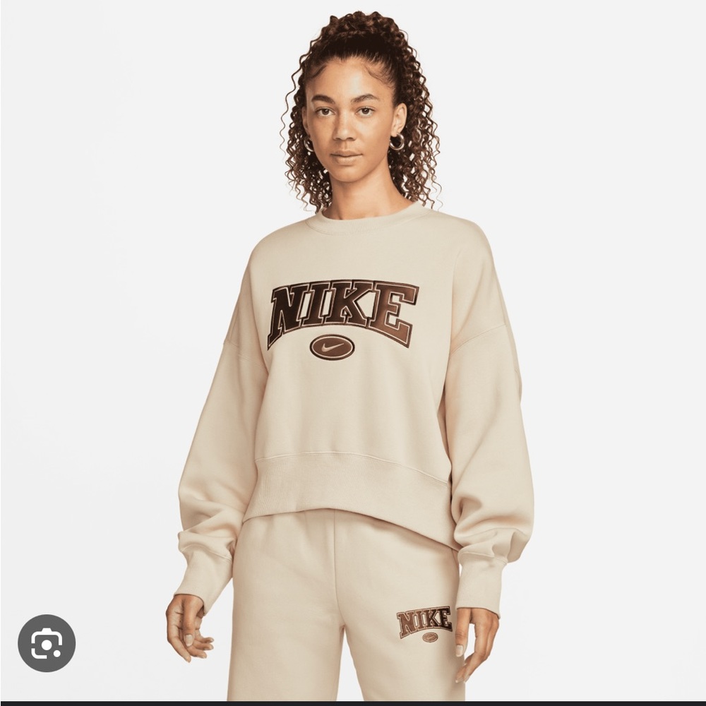 Nike Sportswear Phoenix Fleece City Edition
top+bottom